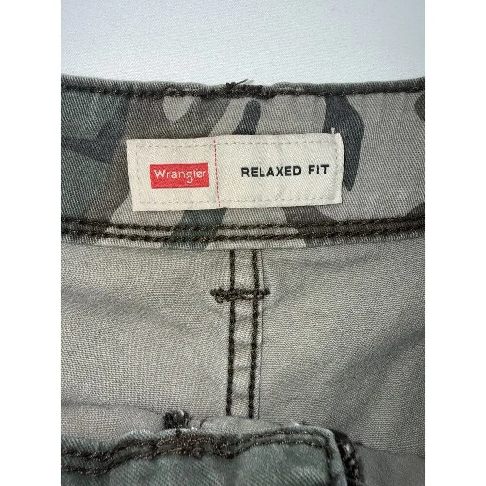 Wrangler Relaxed Fit Mens Camo 10